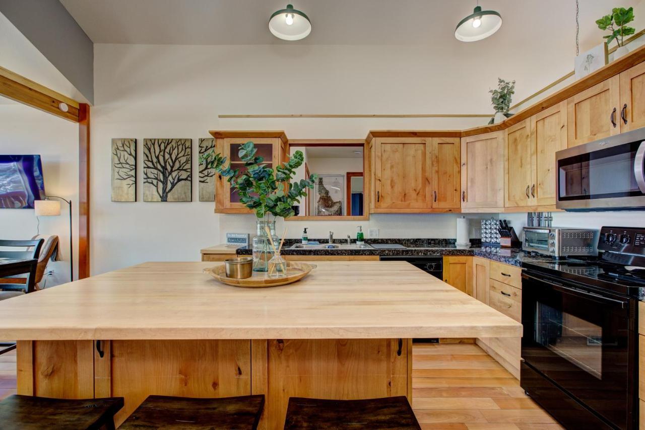 Twin Pines Cabin In Wilderness Ranch On Hwy 21, Amazing Views, 20 Ft Ceilings, Fully Fenced Yard, Pet Friendly, , Go Paddle Boarding At Lucky Peak, Or Snowshoeing In Idaho City And Take In The Hot Springs, Sleeps 10! Boise Eksteriør billede