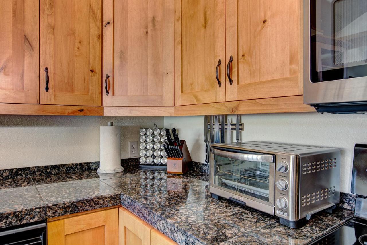 Twin Pines Cabin In Wilderness Ranch On Hwy 21, Amazing Views, 20 Ft Ceilings, Fully Fenced Yard, Pet Friendly, , Go Paddle Boarding At Lucky Peak, Or Snowshoeing In Idaho City And Take In The Hot Springs, Sleeps 10! Boise Eksteriør billede