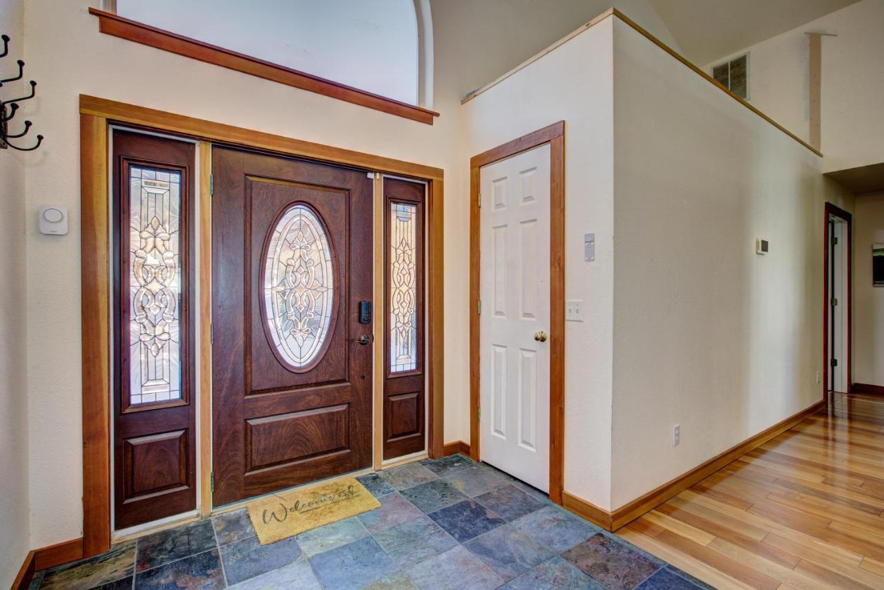 Twin Pines Cabin In Wilderness Ranch On Hwy 21, Amazing Views, 20 Ft Ceilings, Fully Fenced Yard, Pet Friendly, , Go Paddle Boarding At Lucky Peak, Or Snowshoeing In Idaho City And Take In The Hot Springs, Sleeps 10! Boise Eksteriør billede