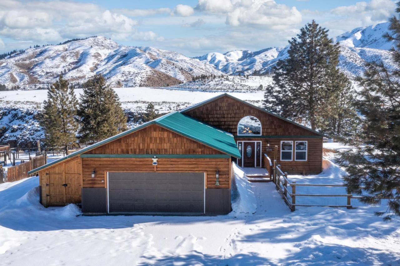 Twin Pines Cabin In Wilderness Ranch On Hwy 21, Amazing Views, 20 Ft Ceilings, Fully Fenced Yard, Pet Friendly, , Go Paddle Boarding At Lucky Peak, Or Snowshoeing In Idaho City And Take In The Hot Springs, Sleeps 10! Boise Eksteriør billede