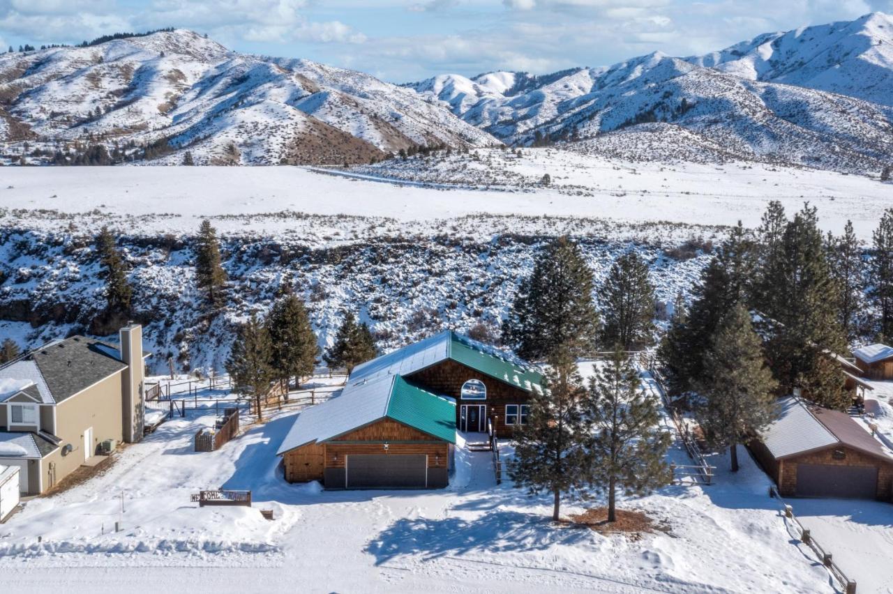 Twin Pines Cabin In Wilderness Ranch On Hwy 21, Amazing Views, 20 Ft Ceilings, Fully Fenced Yard, Pet Friendly, , Go Paddle Boarding At Lucky Peak, Or Snowshoeing In Idaho City And Take In The Hot Springs, Sleeps 10! Boise Eksteriør billede