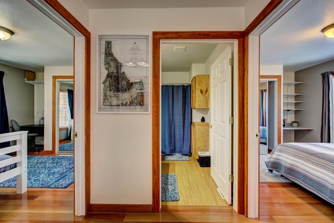 Twin Pines Cabin In Wilderness Ranch On Hwy 21, Amazing Views, 20 Ft Ceilings, Fully Fenced Yard, Pet Friendly, , Go Paddle Boarding At Lucky Peak, Or Snowshoeing In Idaho City And Take In The Hot Springs, Sleeps 10! Boise Eksteriør billede